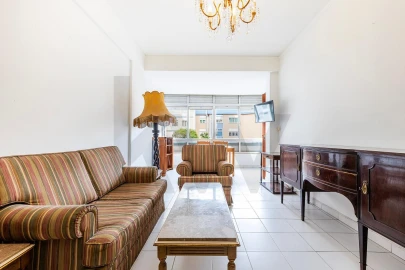 Apartamento T2 para Arrendamento em Oeiras e São Julião da Barra, Paço de Arcos e Caxias