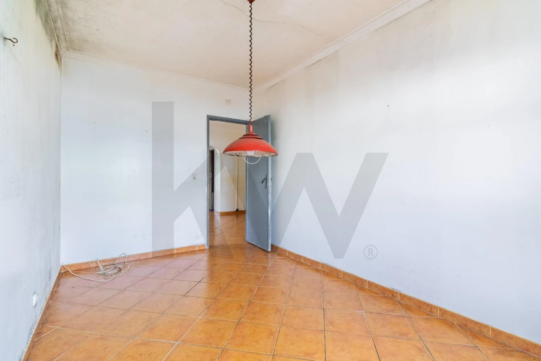 Moradia T6 para Venda em Porto Salvo Foto 3