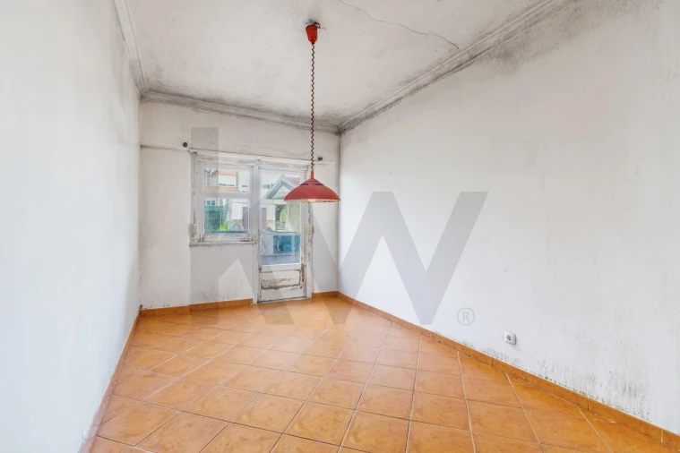 Moradia T6 para Venda em Porto Salvo Foto 2