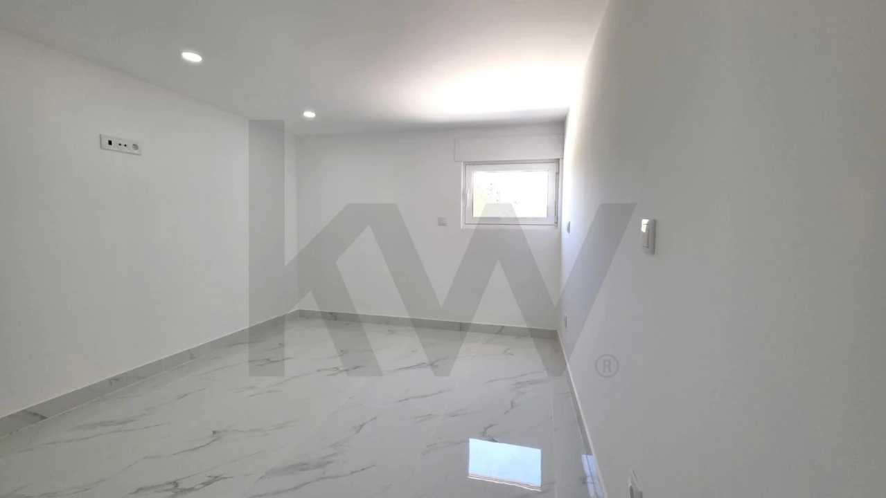 Moradia T3 para Arrendamento em Telões Foto 7