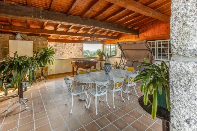 Quinta T11 para Venda em Longos Vales