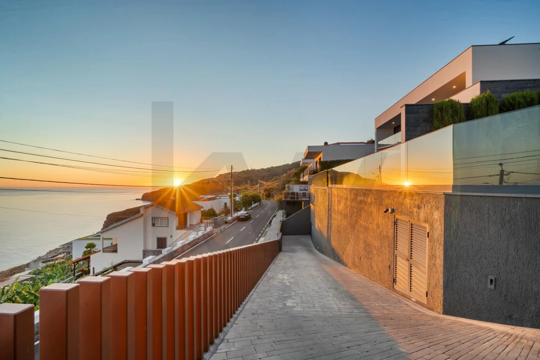 Moradia T3 para Venda em Ribeira Brava Foto 14
