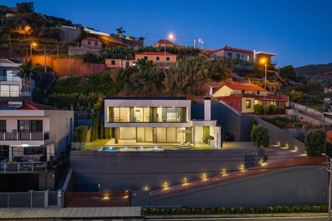 Moradia T3 para Venda em Ribeira Brava Foto 2