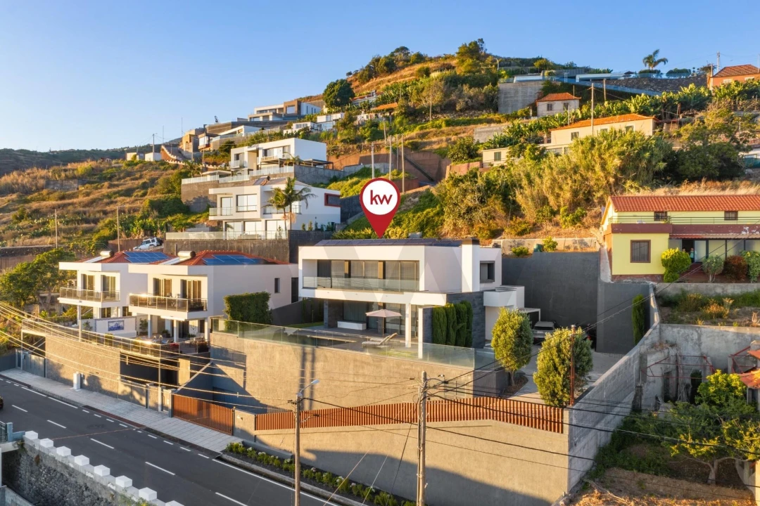 Moradia T3 para Venda em Ribeira Brava Foto 16