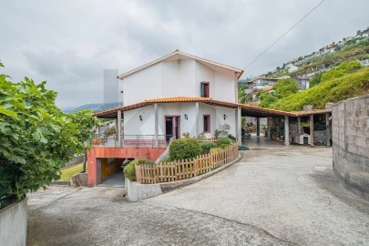 Moradia T3 para Venda em São Gonçalo