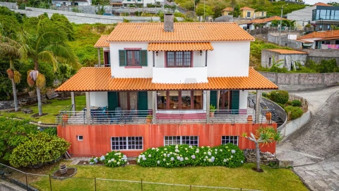 Moradia T3 para Venda em São Gonçalo