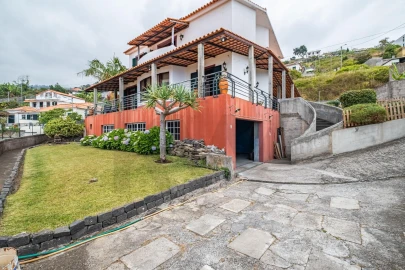 Moradia T3 para Venda em São Gonçalo