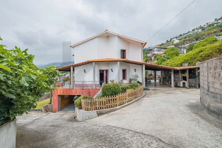Moradia T3 para Venda em São Gonçalo Foto 8