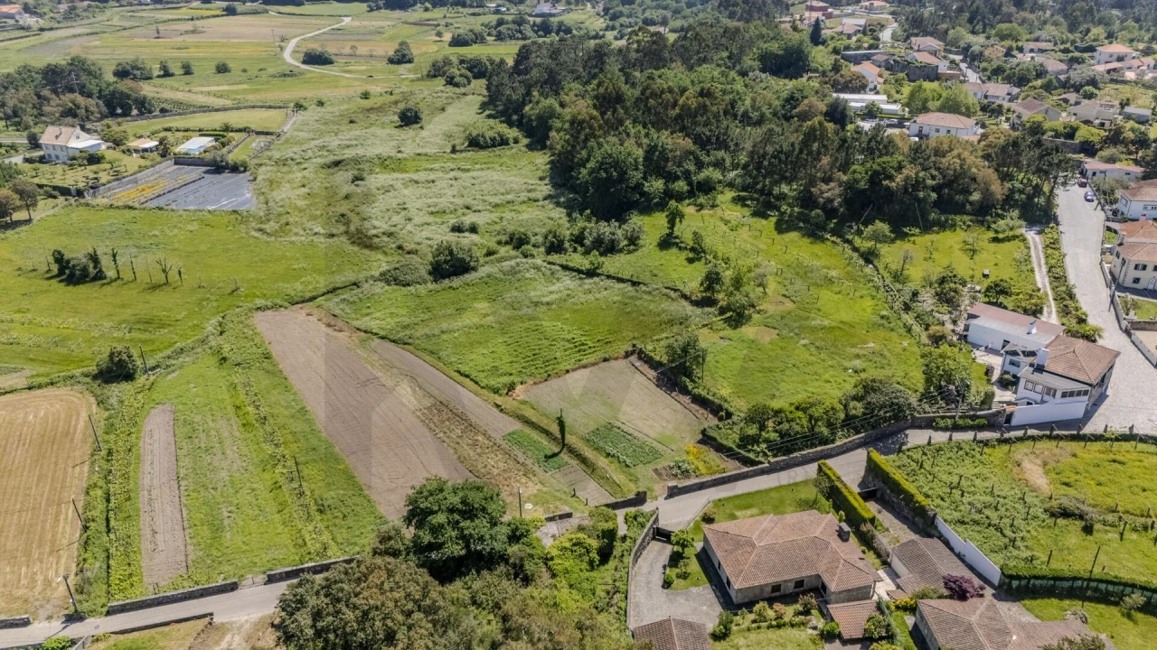 Terreno para Venda em Riba de Ancora Foto 1