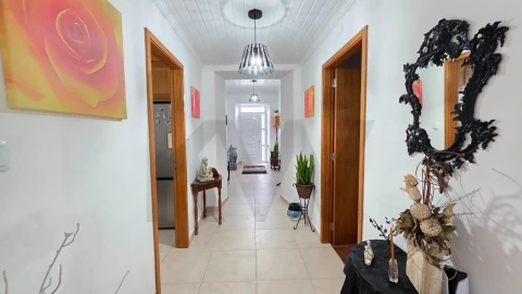 Moradia T2 para Venda em Pico da Pedra