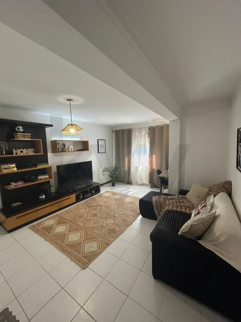 Apartamento T1 para Arrendamento em Requeixo, Nossa Senhora de Fátima e Nariz