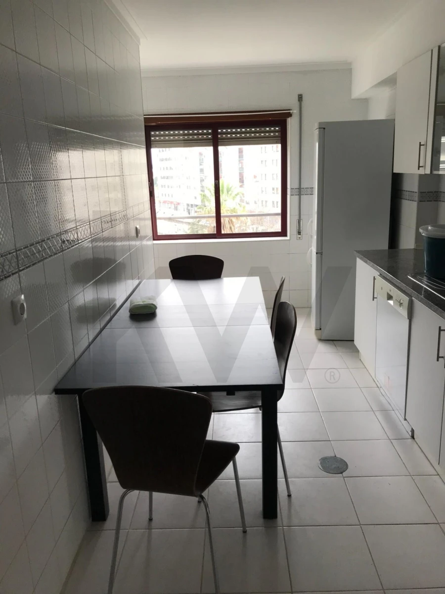 Apartamento T1 para Arrendamento em Requeixo, Nossa Senhora de Fátima e Nariz Foto 4