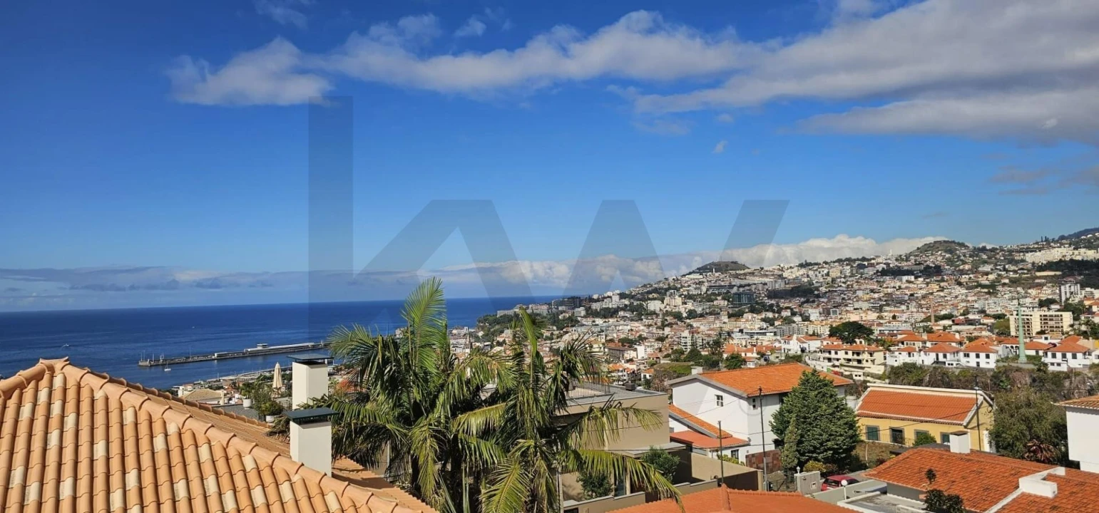 Moradia T4 para Venda em Funchal (Santa Maria Maior) Foto 18