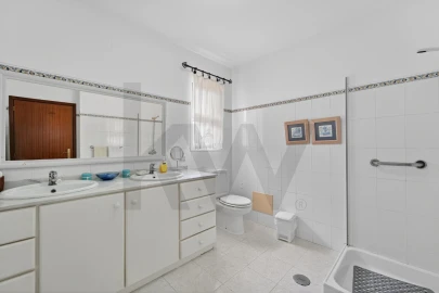 Moradia T4 para Venda em Funchal (Santa Maria Maior)