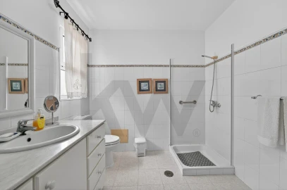 Moradia T4 para Venda em Funchal (Santa Maria Maior)