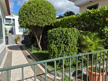 Moradia T4 para Venda em Funchal (Santa Maria Maior)