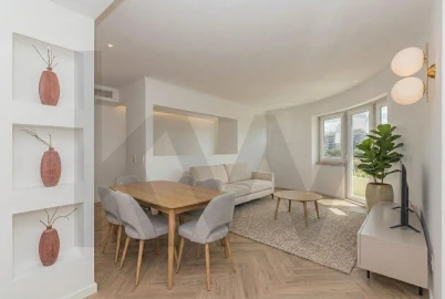 Apartamento T2 para Venda em Campolide