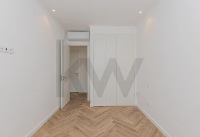 Apartamento T2 para Venda em Campolide