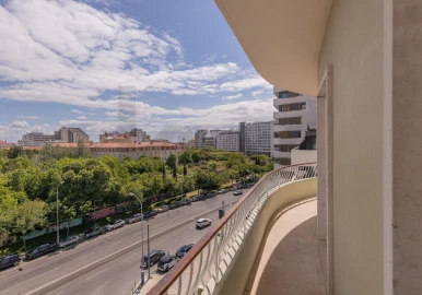 Apartamento T2 para Venda em Campolide