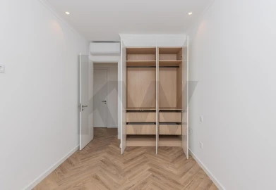 Apartamento T2 para Venda em Campolide