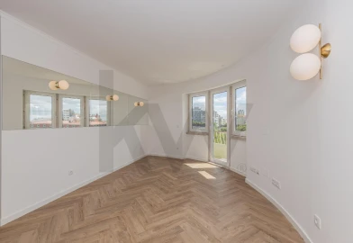 Apartamento T2 para Venda em Campolide