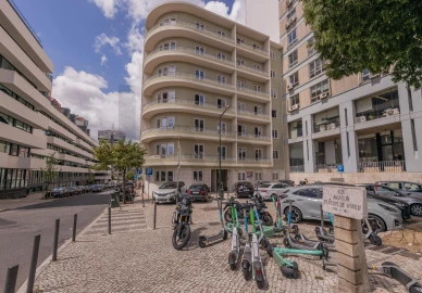 Apartamento T2 para Venda em Campolide