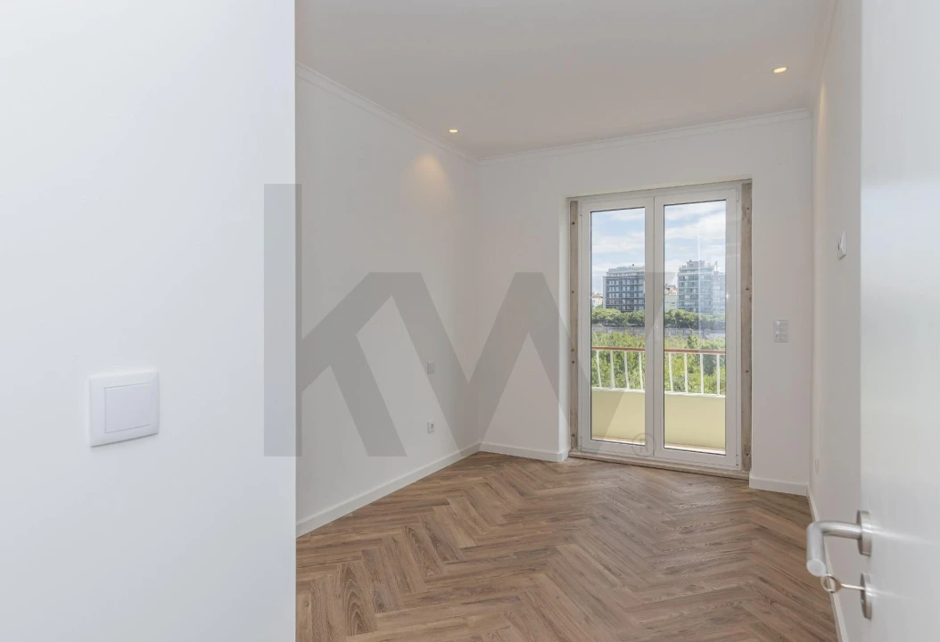 Apartamento T2 para Venda em Campolide Foto 26
