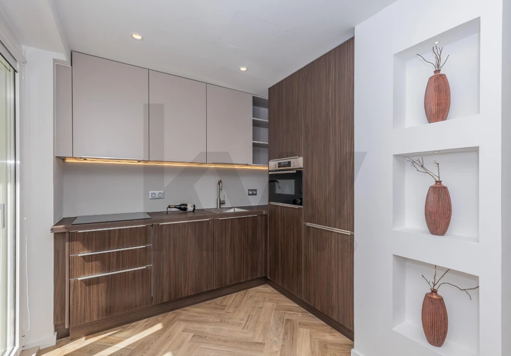 Apartamento T2 para Venda em Campolide Foto 6