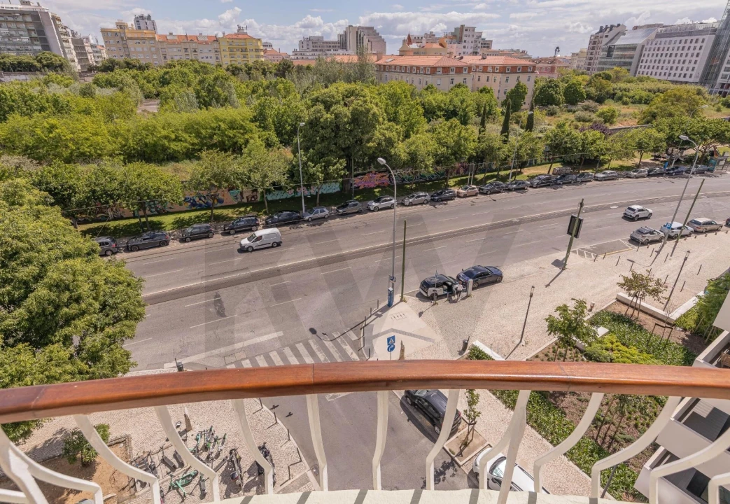 Apartamento T2 para Venda em Campolide Foto 13