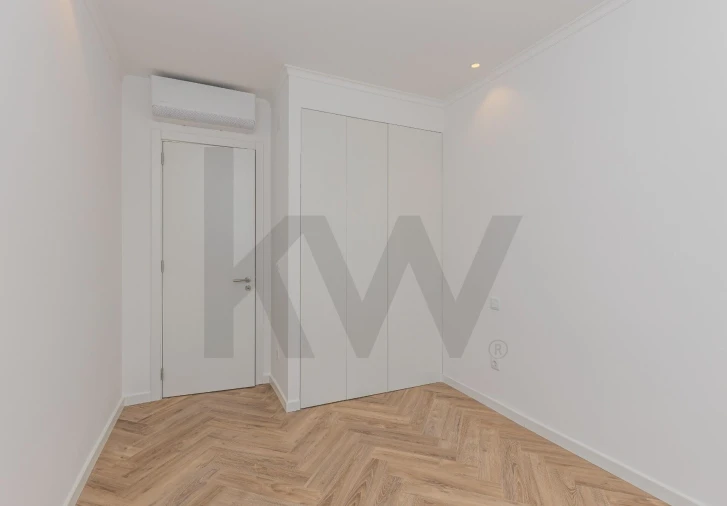 Apartamento T2 para Venda em Campolide Foto 17