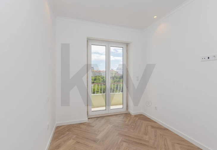 Apartamento T2 para Venda em Campolide Foto 27