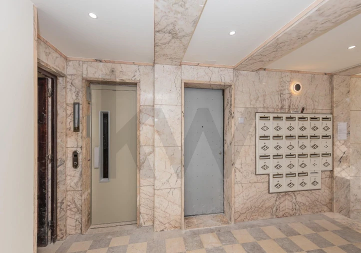 Apartamento T2 para Venda em Campolide Foto 33