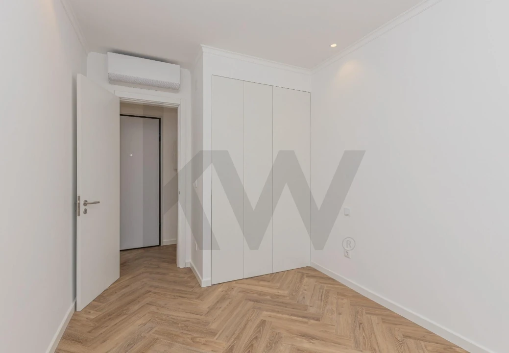 Apartamento T2 para Venda em Campolide Foto 19
