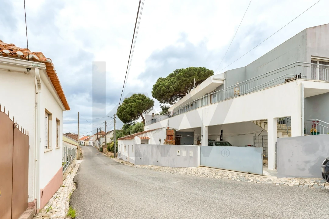 Moradia T5 para Venda em Olhalvo Foto 3