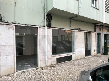 Loja para Arrendamento em Campo de Ourique
