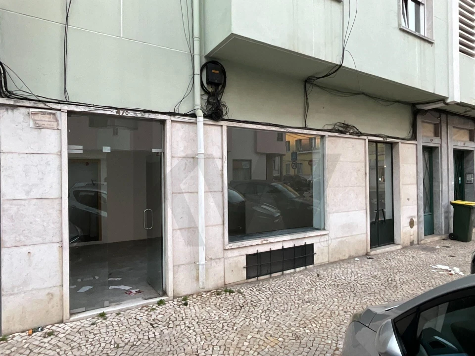 Loja para Arrendamento em Campo de Ourique Foto 1