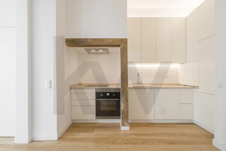 Apartamento T1 para Arrendamento em Campo de Ourique Foto 4