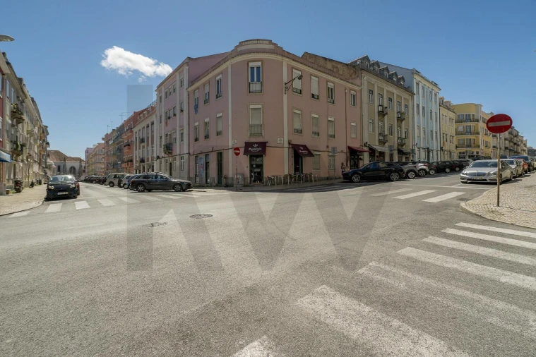 Apartamento T1 para Arrendamento em Campo de Ourique Foto 38