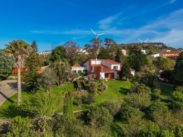 Quinta T9 para Venda em Almargem do Bispo, Pêro Pinheiro e Montelavar