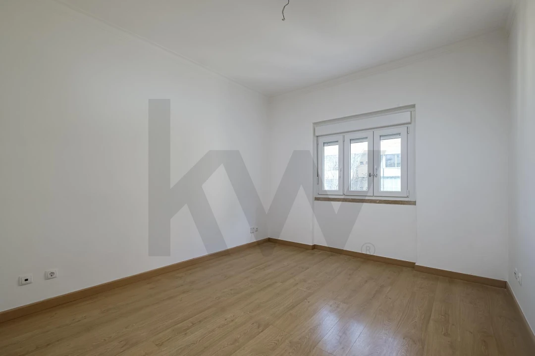 Apartamento T2 para Arrendamento em Campo de Ourique Foto 5