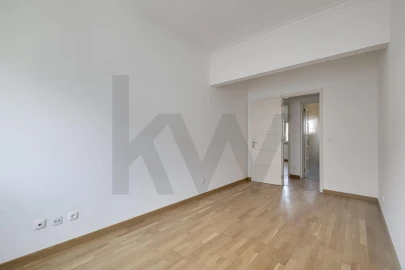 Apartamento T2 para Arrendamento em Campo de Ourique