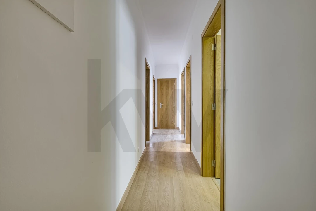 Apartamento T2 para Arrendamento em Campo de Ourique Foto 1