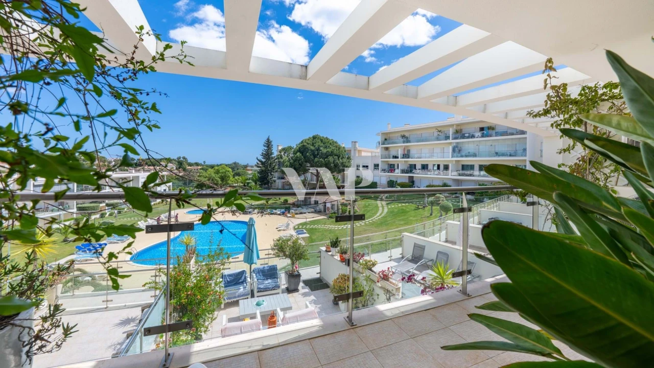 Moradia T4 para Venda em Albufeira e Olhos de Água Foto 14