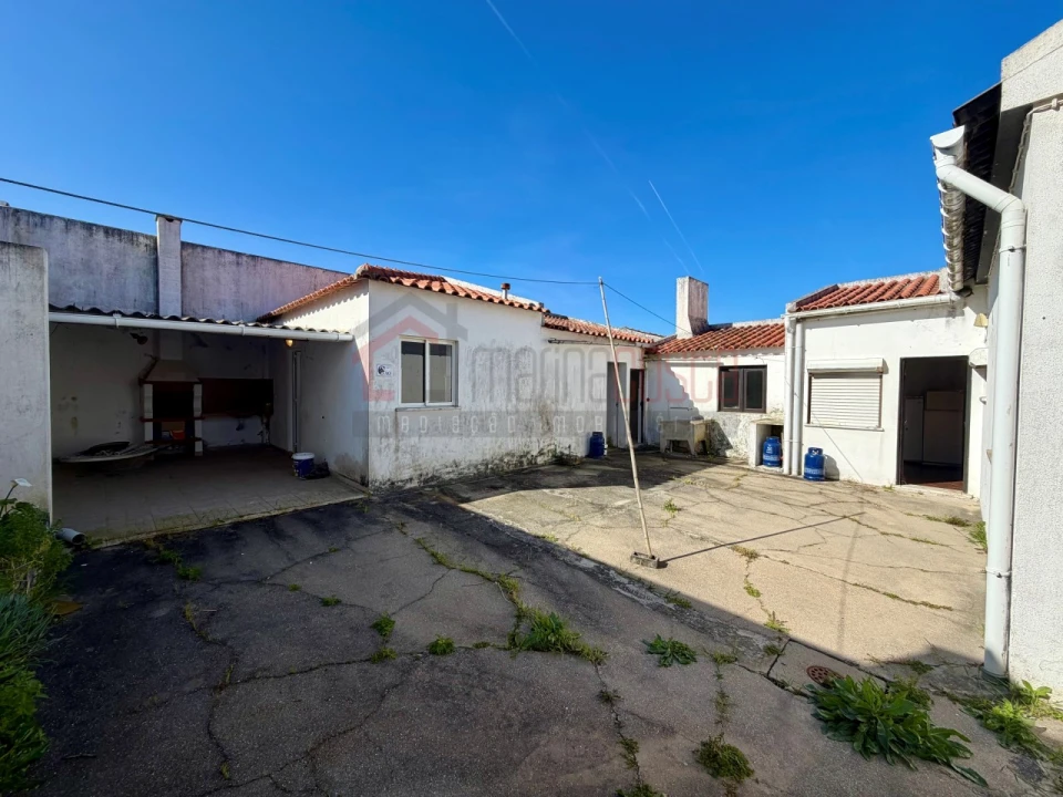 Moradia T3 para Venda em Atouguia da Baleia Foto 4