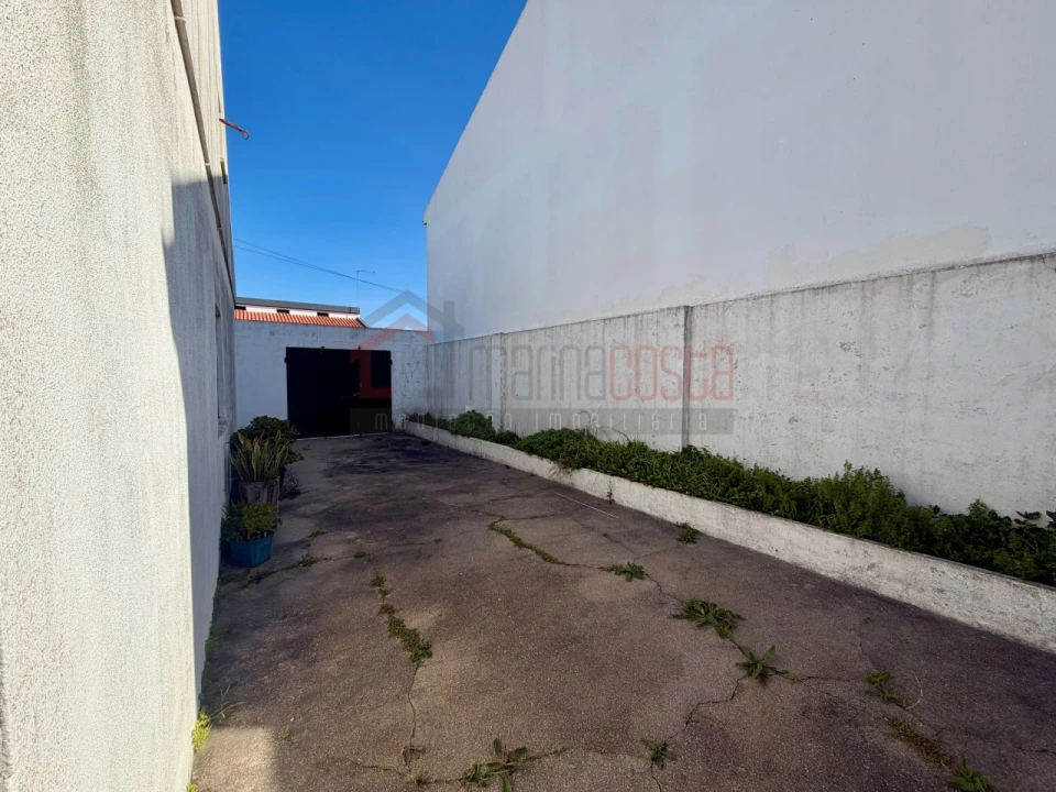 Moradia T3 para Venda em Atouguia da Baleia Foto 6