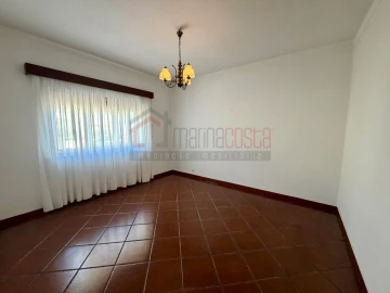 Moradia T3 para Venda em Atouguia da Baleia