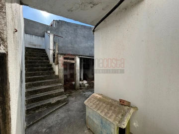 Moradia T3 para Venda em Atouguia da Baleia