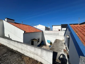 Moradia T3 para Venda em Atouguia da Baleia