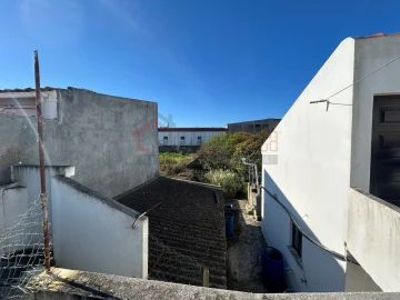 Moradia T3 para Venda em Atouguia da Baleia