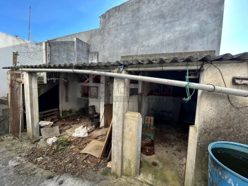 Moradia T3 para Venda em Atouguia da Baleia